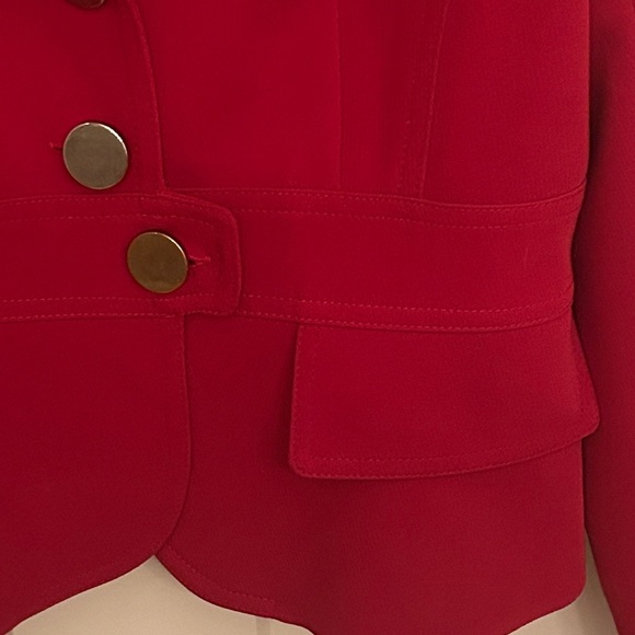 Elegant Puff-Sleeved Red Women's Femme Blazer, size 8/38, Made in Canada - Picture 4 of 10